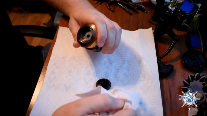 how to clean and oil fishing reel