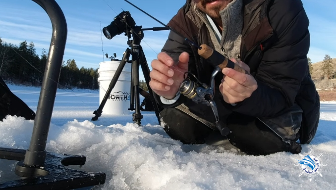 A Spinning reel for ice fishing