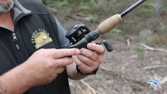How to attach a baitcasting to a rod