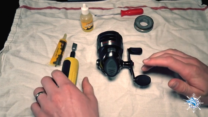 How to clean a spincast reel