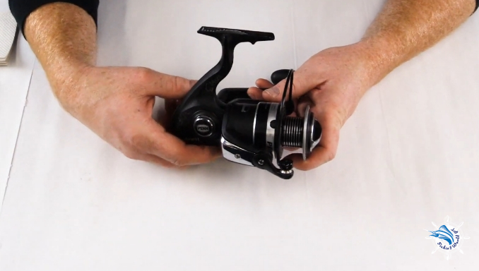 How to clean a spinning reel