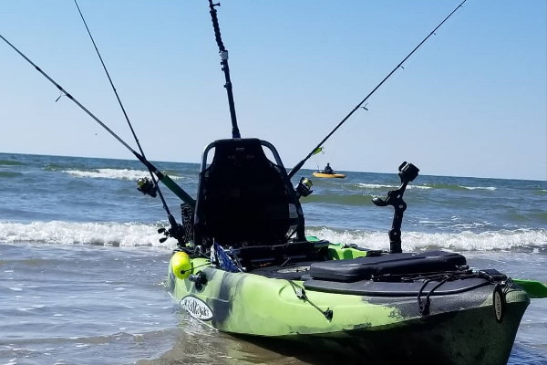 setting up a kayak for fishing